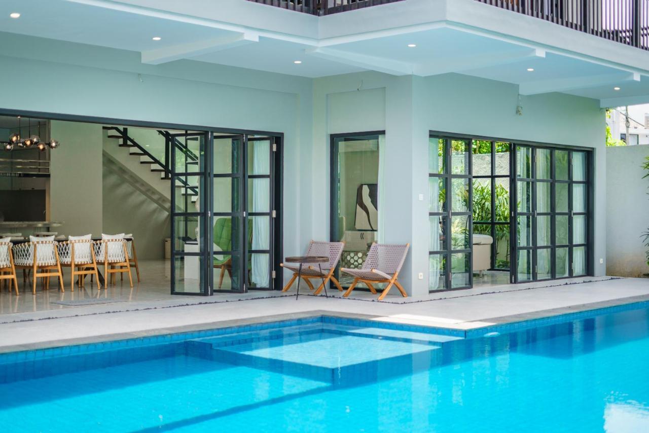 Villa Okenada - Modern 5-Bedroom Pool Villa In Berawa! Canggu Kültér fotó