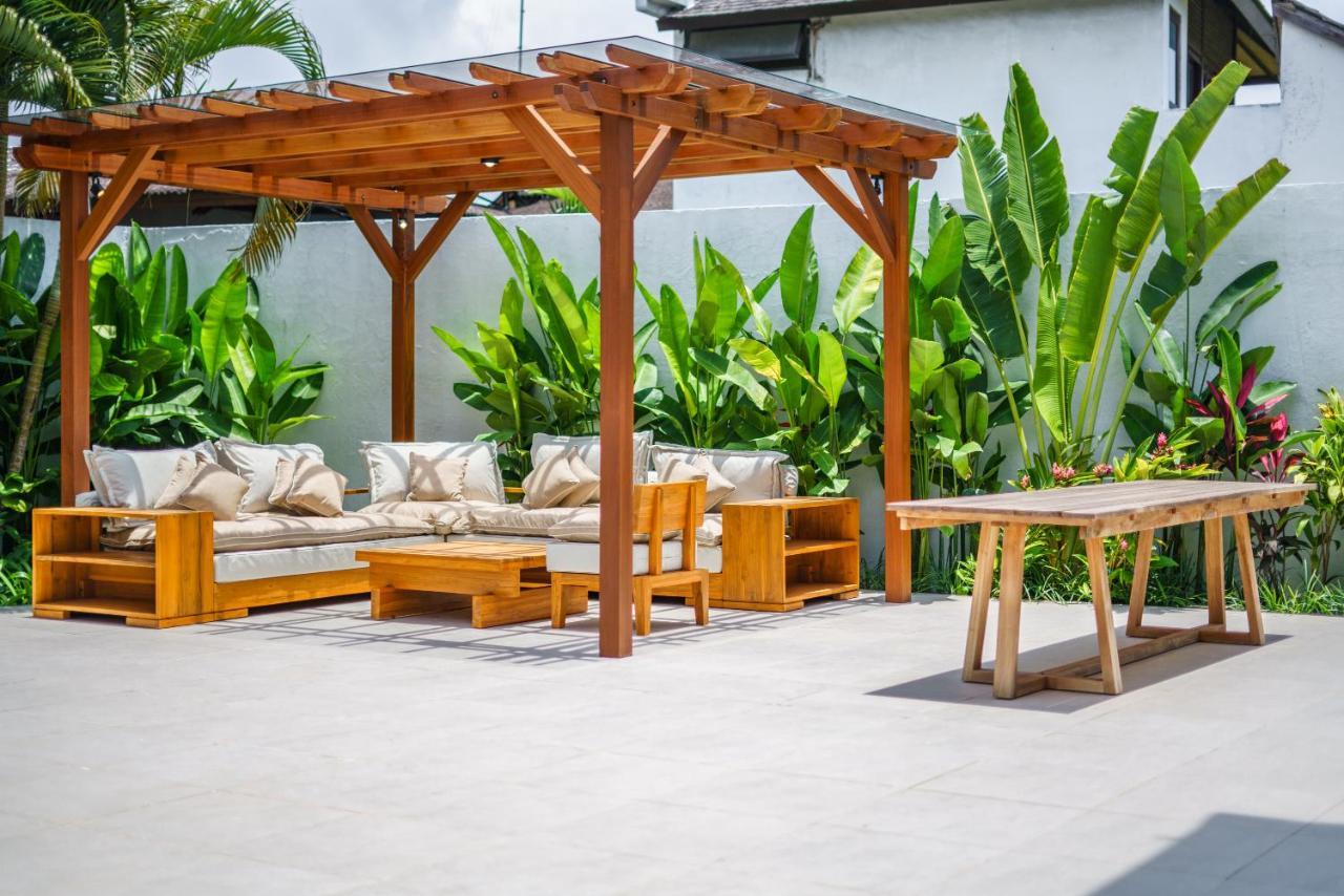 Villa Okenada - Modern 5-Bedroom Pool Villa In Berawa! Canggu Kültér fotó