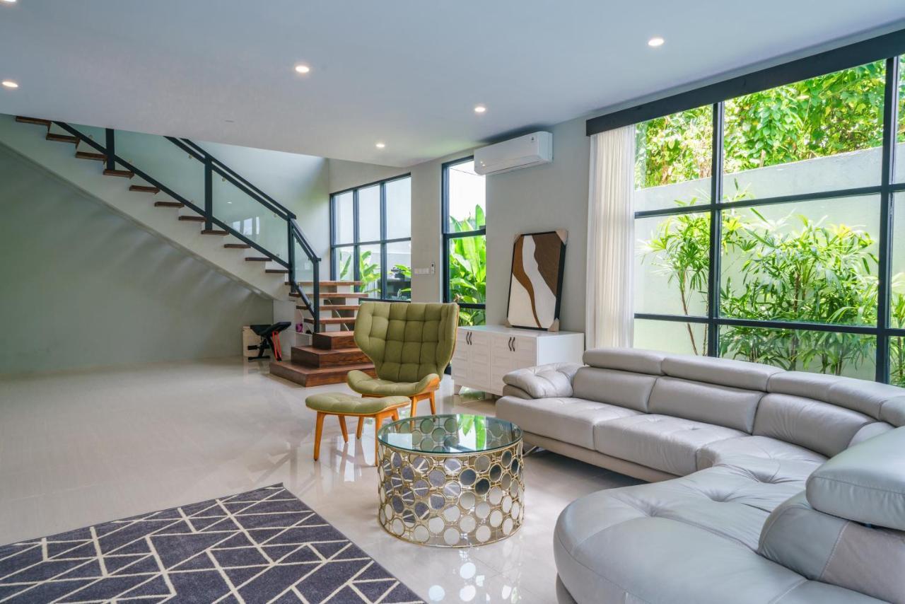 Villa Okenada - Modern 5-Bedroom Pool Villa In Berawa! Canggu Kültér fotó